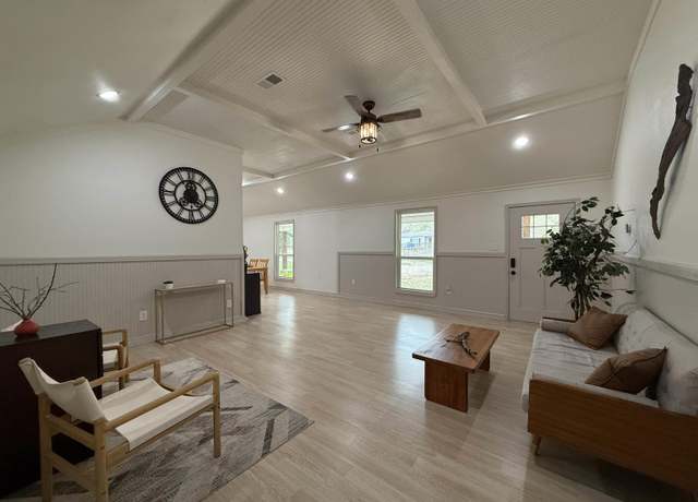 Property at 6935 Redwood Ln, Jackson, LA 70748, 3 beds, 2 baths