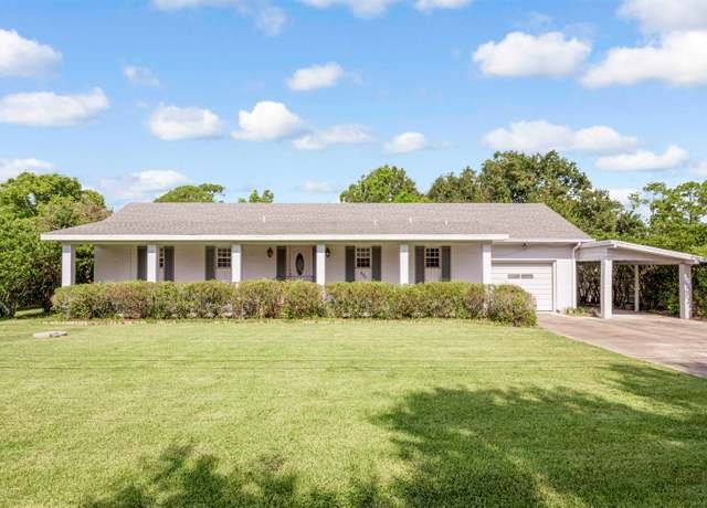 Property at 330 Camellia Dr, Thibodaux, LA 70301, 3 beds, 2.5 baths