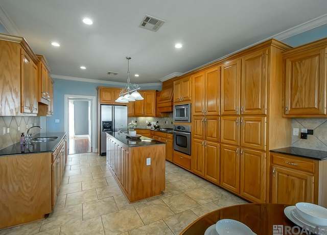Property at 37286 Christina Ave, Prairieville, LA 70769, 5 beds, 3.5 baths