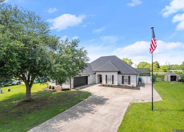 Property at 36358 Crestway Ave, Prairieville, LA 70769, 5 beds, 3 baths