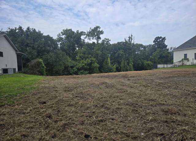 Property at 8008 Highland Rd, Baton Rouge, LA 70808