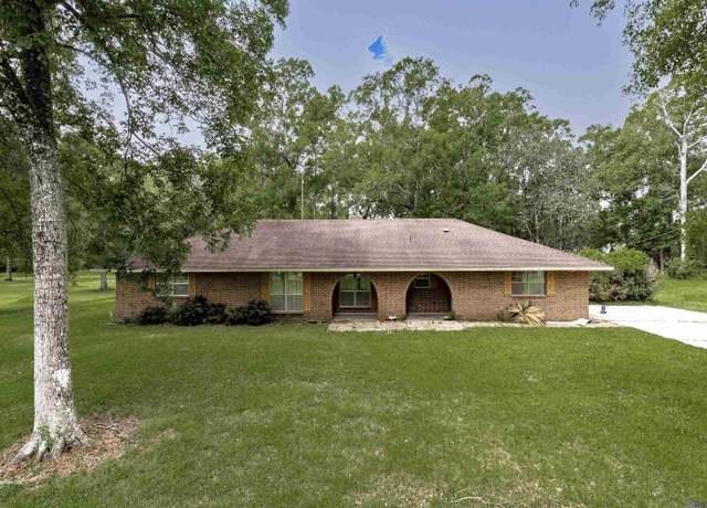 Property at 14073 Devall Rd, Baton Rouge, LA 70818, 4 beds, 2.5 baths