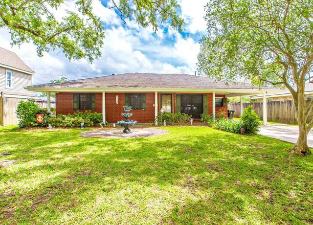 Property at 904 Broadmoor Ave, Houma, LA 70364, 3 beds, 2 baths