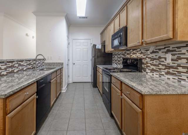 Property at 900 Dean Lee Dr #804, Baton Rouge, LA 70820, 3 beds, 2 baths