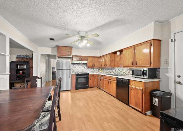 Property at 29549 Bloss Ave, Livingston, LA 70754, 3 beds, 2 baths