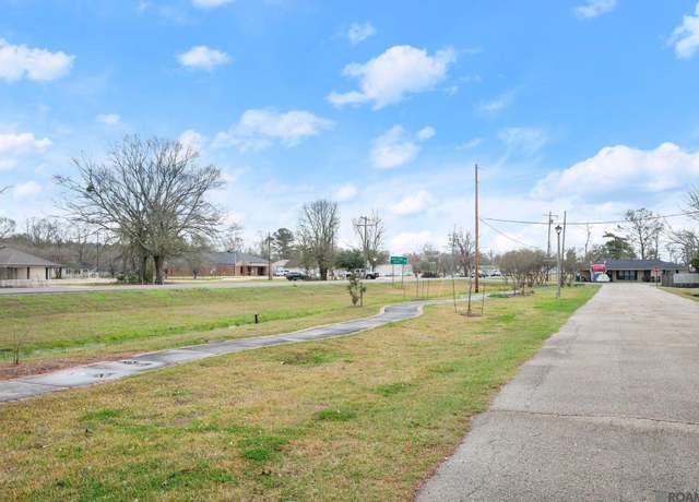 Property at 29549 Bloss Ave, Livingston, LA 70754, 3 beds, 2 baths