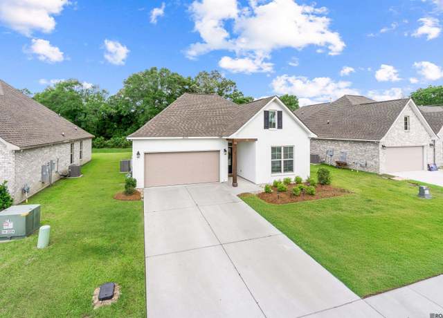 Property at 26879 Oak Lake Ln, Denham Springs, LA 70726, 4 beds, 2.5 baths