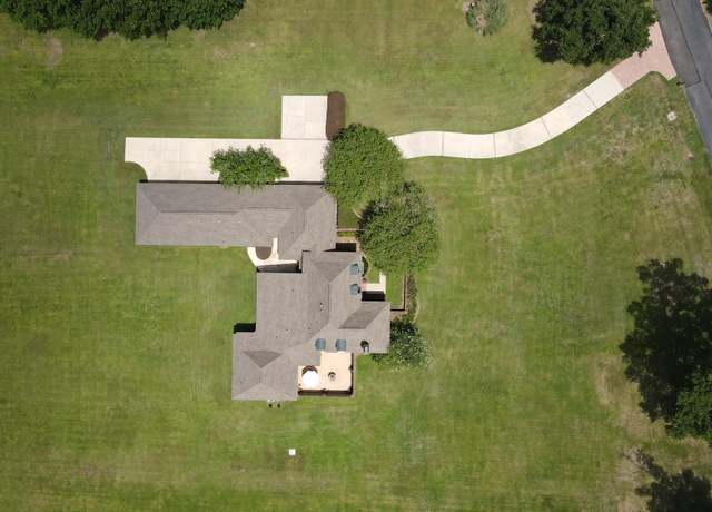 Property at 2210 Laurel Lakes Ave, Baton Rouge, LA 70820, 5 beds, 5 baths