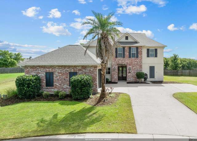 Property at 3865 Club View Ct, Zachary, LA 70791, 6 beds, 3.5 baths