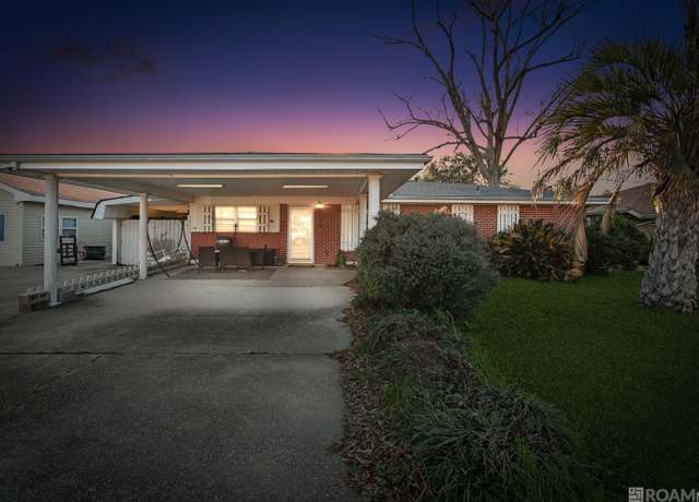 Property at 221 Magnolia Ave, Laplace, LA 70068, 2 beds, 2 baths