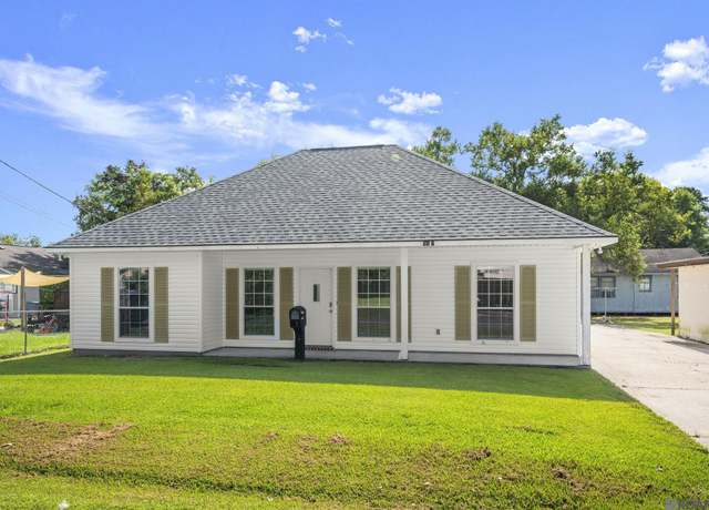 Property at 510 N Bryan Ave, Gonzales, LA 70737, 3 beds, 2 baths