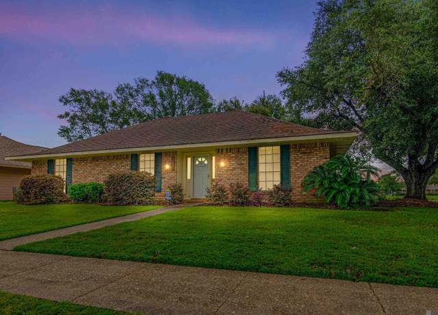 Property at 10802 Cedar Bend Ave, Baton Rouge, LA 70814, 4 beds, 2 baths
