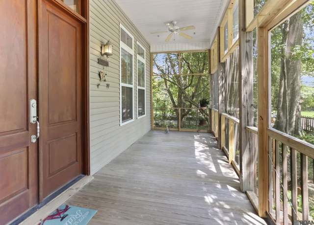 Property at 1020 Cyril Ave, Baton Rouge, LA 70806, 3 beds, 2 baths