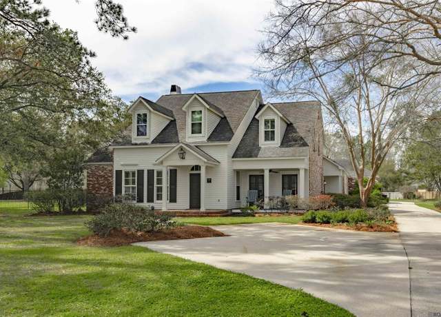 Property at 2806 Dakin Ave, Baton Rouge, LA 70820, 4 beds, 4.5 baths
