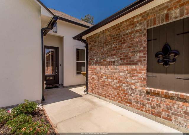 Property at 22841 Balsam Dr, Denham Springs, LA 70726, 3 beds, 2 baths