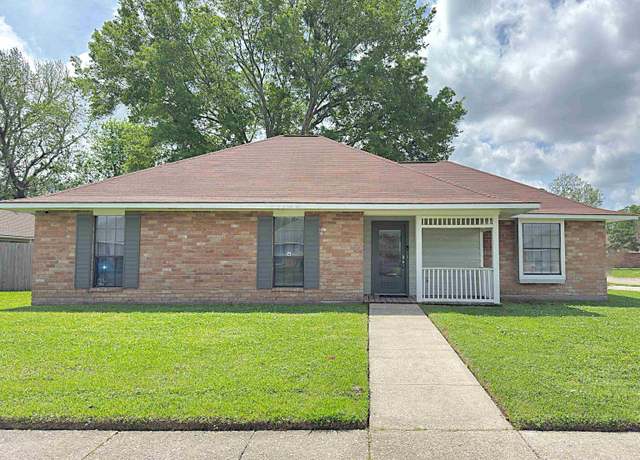 Property at 9722 Swingalong Ave, Baton Rouge, LA 70814, 4 beds, 2 baths