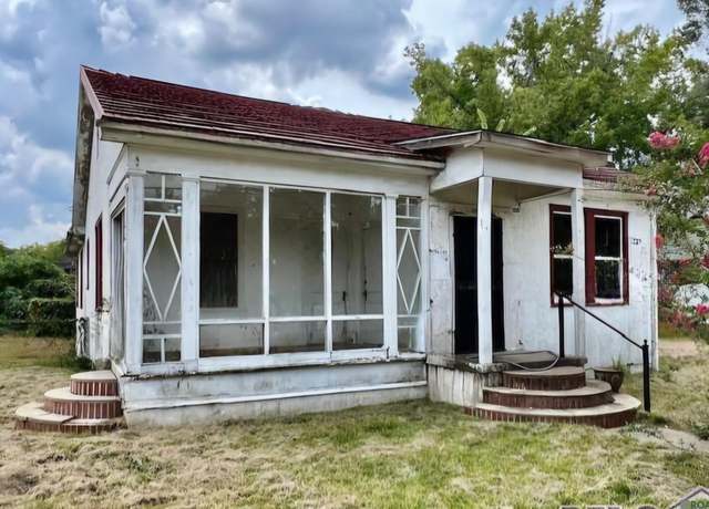 Property at 3004 Fairfields Ave, Baton Rouge, LA 70802, 3 beds, 1 bath