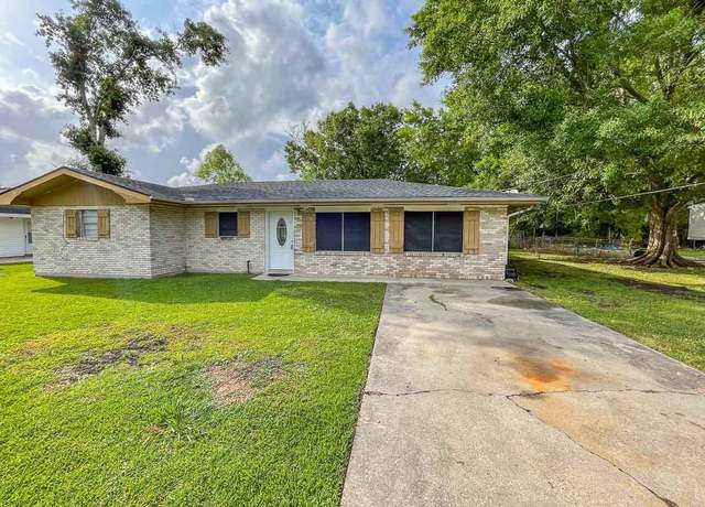 Property at 212 Fairlane Dr, Gray, LA 70359, 3 beds, 2 baths