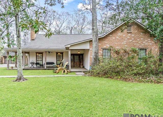 Property at 5318 Woodlake Dr, Saint George, LA 70817, 4 beds, 2.5 baths