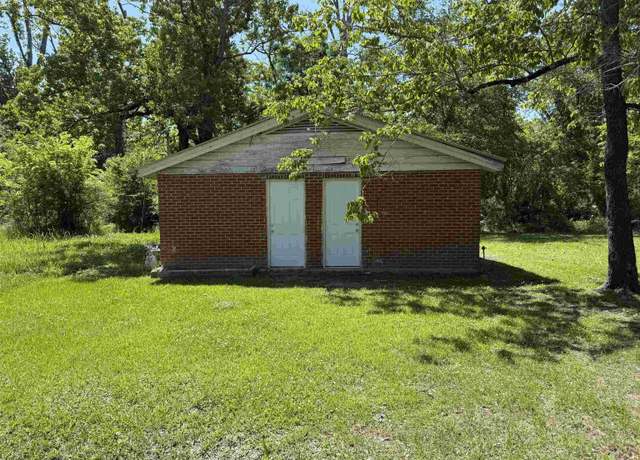Property at 414 Woodland St, Denham Springs, LA 70726