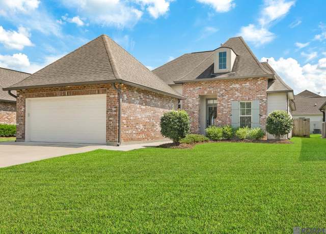 Property at 10354 Fountain Ln, Denham Springs, LA 70726, 3 beds, 2 baths