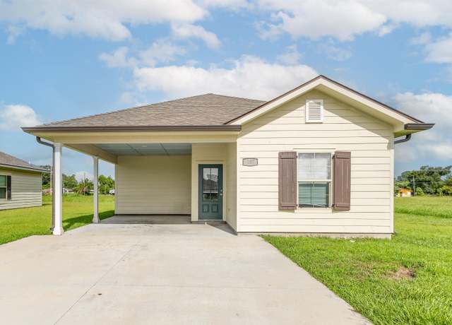 Property at 107 Saints Cir, Houma, LA 70363, 3 beds, 2 baths