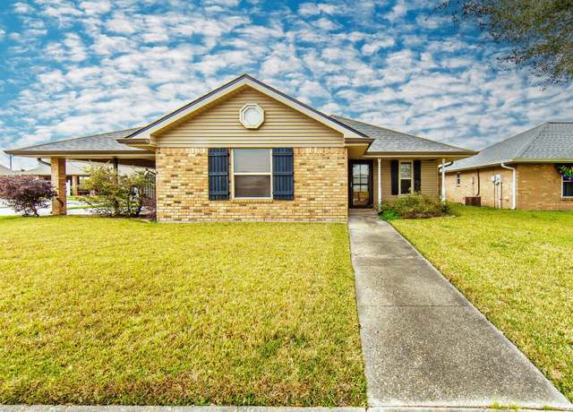 Property at 301 Prevost Dr, Houma, LA 70364, 3 beds, 2 baths
