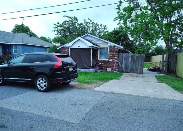 Property at 107 First St, Chalmette, LA 70043, 4 beds, 2 baths