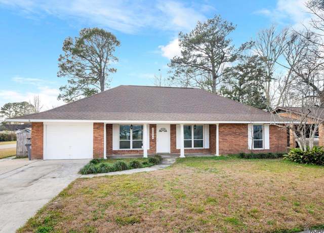 Property at 13546 E Jolissaint Dr, Saint George, LA 70810, 3 beds, 2 baths