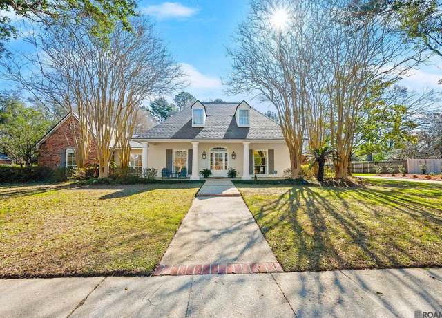 Property at 322 Myrtle Hill Dr, Baton Rouge, LA 70810, 4 beds, 3 baths