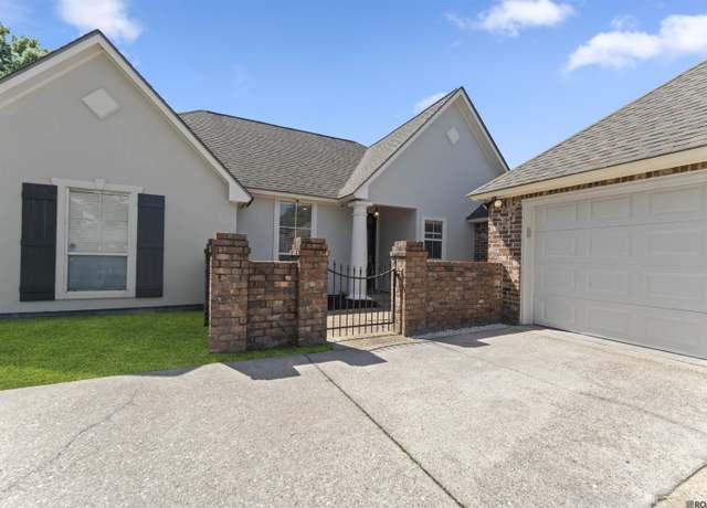 Property at 3978 Meadow Ridge Dr, Baton Rouge, LA 70817, 3 beds, 2 baths