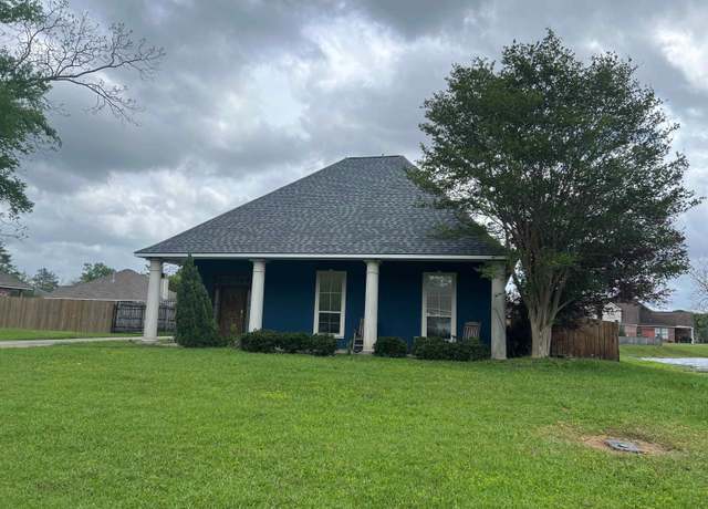 Property at 30372 Red Cardinal St, Denham Springs, LA 70726, 3 beds, 2.5 baths