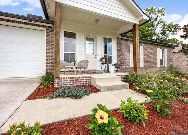 Property at 1648 Mary Evers Dr, Baton Rouge, LA 70810, 3 beds, 2 baths
