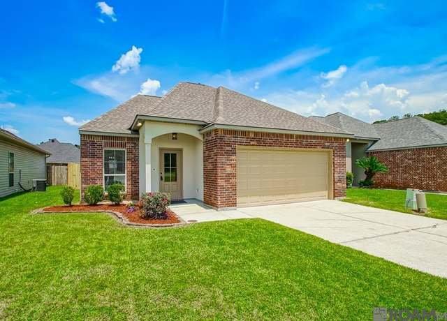 Property at 11441 Ashwood Ct, Denham Springs, LA 70706, 3 beds, 2 baths
