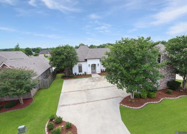 Property at 13579 Bluff Point Dr, Geismar, LA 70734, 4 beds, 3.5 baths