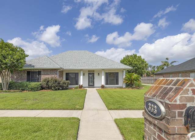 Property at 333 Tulip Dr, Houma, LA 70360, 4 beds, 2.5 baths