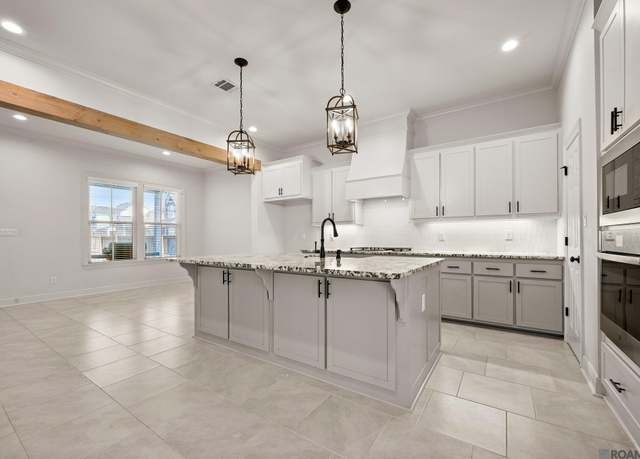 Property at 1191 Madison Ct, Zachary, LA 70791, 4 beds, 3 baths