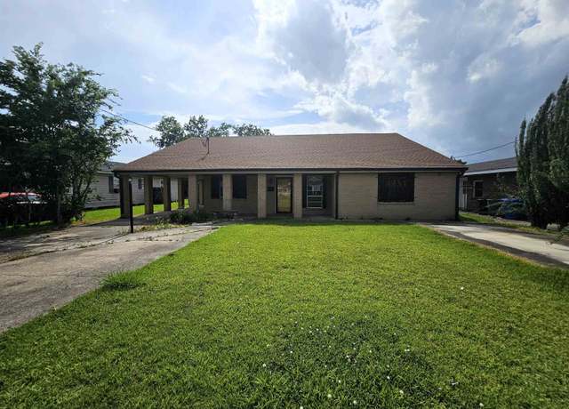 Property at 904 Tiger Dr, Thibodaux, LA 70301, 3 beds, 2 baths