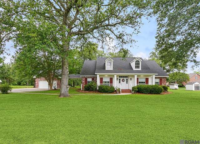 Property at 186 Sarah Victoria Dr, Belle Chasse, LA 70037, 3 beds, 2 baths