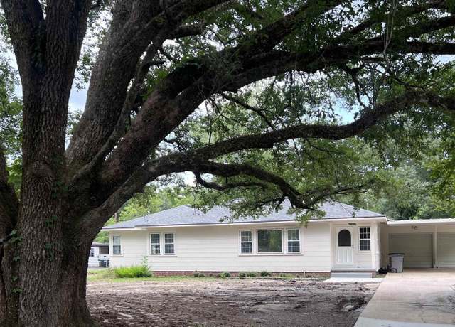 Property at 11824 Newsom Dr, Baton Rouge, LA 70811, 3 beds, 3 baths