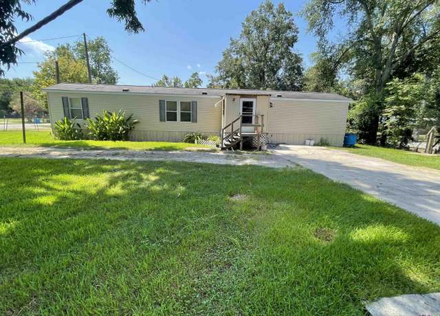 Property at 7695 Park St, Ventress, LA 70783, 3 beds, 2 baths