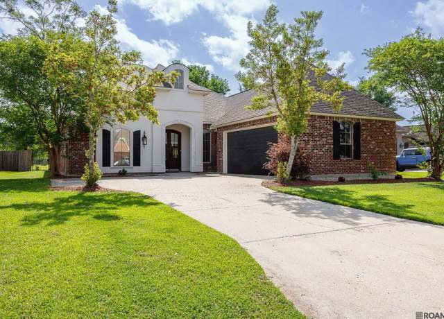 Property at 15454 Summer Trace Dr, Prairieville, LA 70769, 4 beds, 3 baths