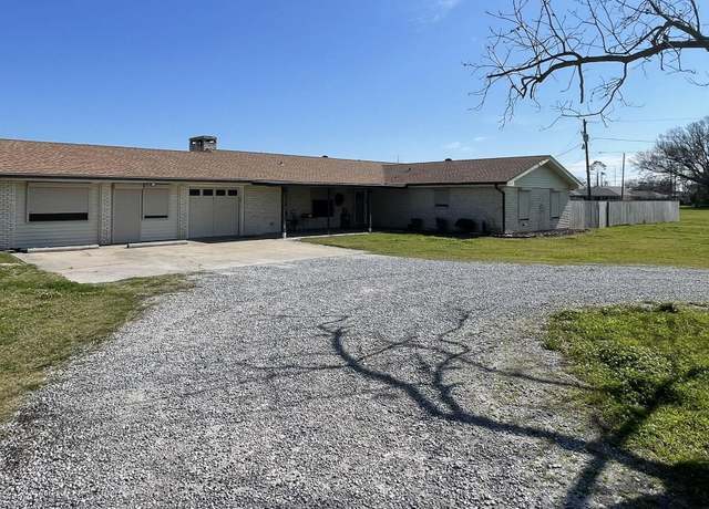 Property at 1761 Acadian Dr, Houma, LA 70363, 3 beds, 2.5 baths