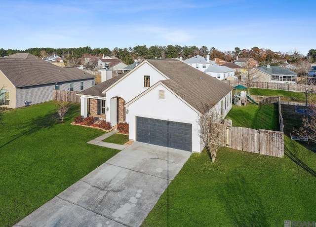 Property at 306 Penn Mill Lakes Blvd, Covington, LA 70435, 3 beds, 2 baths