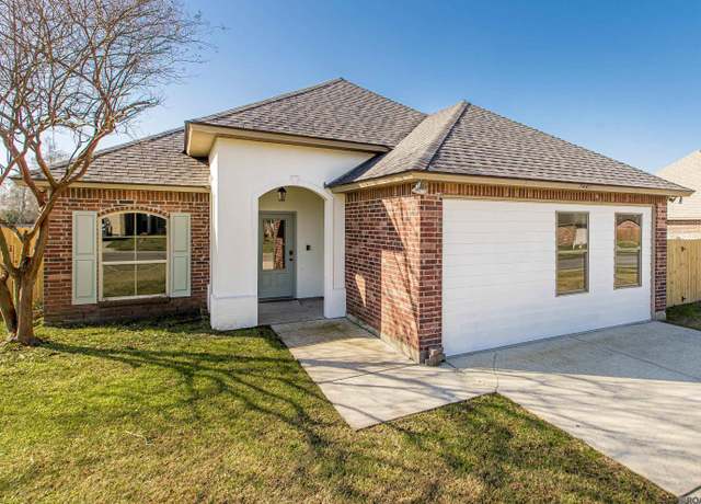 Property at 3445 Plantation Ridge Dr, Addis, LA 70710, 4 beds, 2 baths