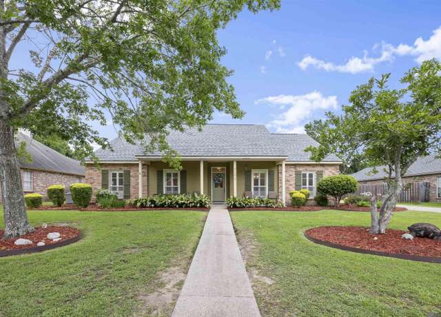 Property at 6104 Destrehan Dr, Baton Rouge, LA 70820, 3 beds, 2 baths