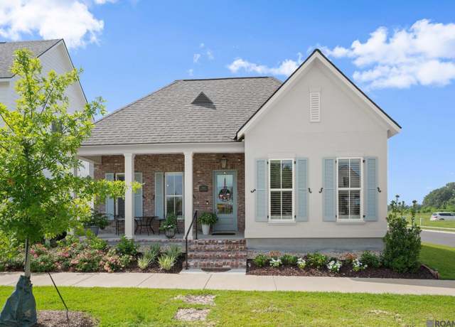 Property at 1304 Market Square Rd, Zachary, LA 70791, 4 beds, 3 baths