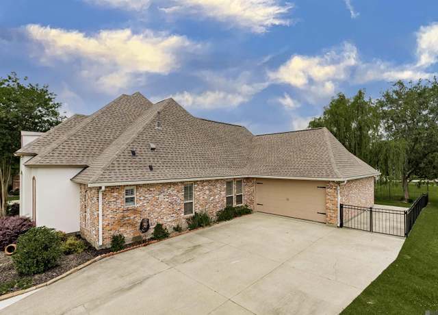 Property at 2095 High Point Dr, Zachary, LA 70791, 4 beds, 3 baths