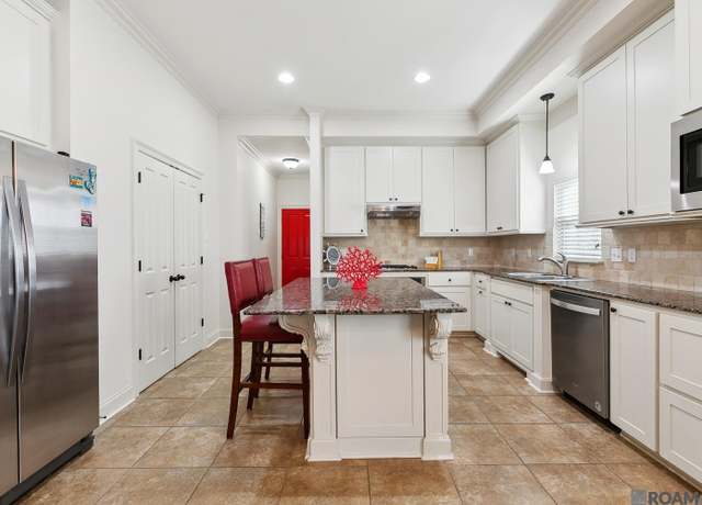 Property at 14536 Market North Dr, Baton Rouge, LA 70810, 4 beds, 3 baths