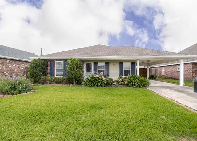 Property at 385 Garden View Dr, Houma, LA 70364, 3 beds, 2 baths